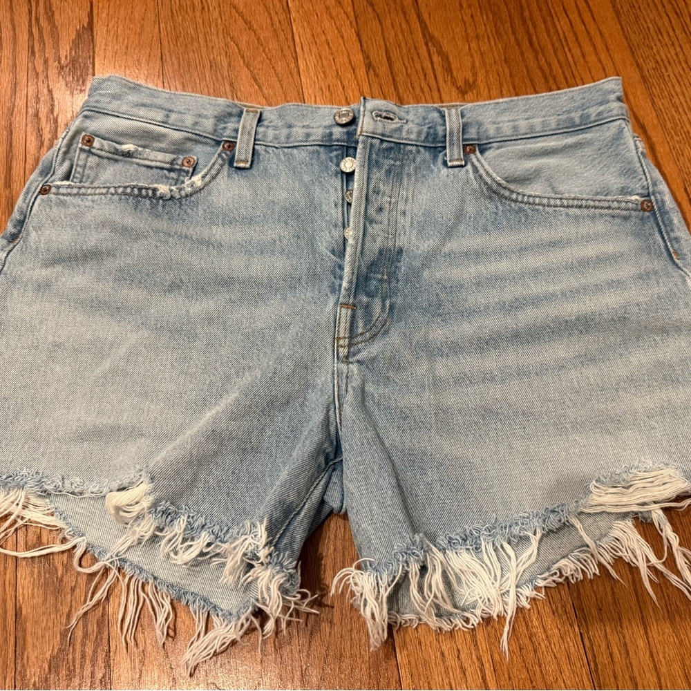 NWOT AGOLDE Parker Frayed Hem Light Wash Denim Women’s Shorts